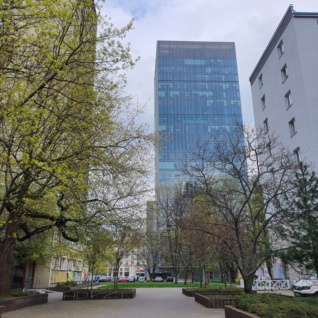 Central Point - biuro przy skrzyżowaniu linii metra M1 i M2 w Warszawie, Warszawa, na wynajem