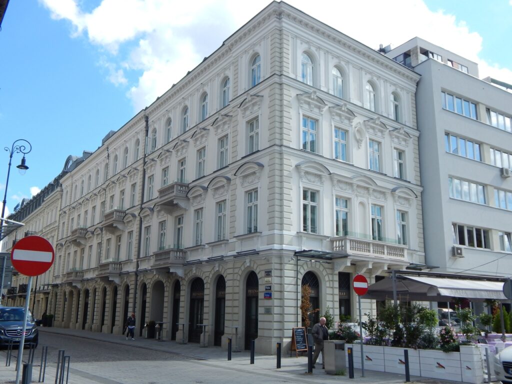 Le Palais – Próżna 7/9 – wynajem biur w Śródmieściu w Warszawie, Warszawa, na wynajem