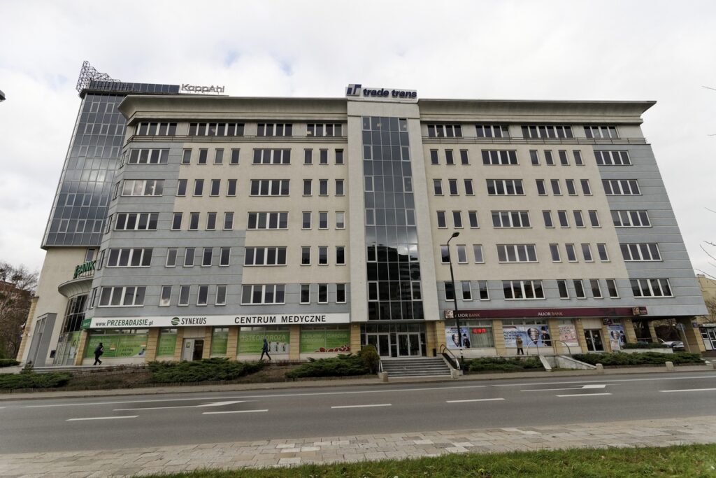 Leszno 12 – biura do wynajęcia w biurowcu u zbiegu ulic Leszno i Okopowej w Warszawie, Warszawa, na wynajem