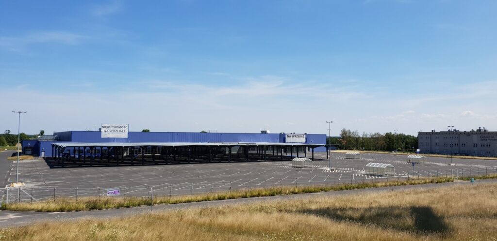 Na sprzedaż magazyn Rzgów koło Łodzi, przy DK 91/E75, blisko S8 i autostrada A1, Rzgów, na wynajem