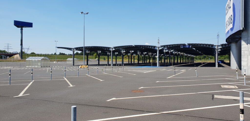 Na sprzedaż magazyn Rzgów koło Łodzi, przy DK 91/E75, blisko S8 i autostrada A1, Rzgów, na wynajem