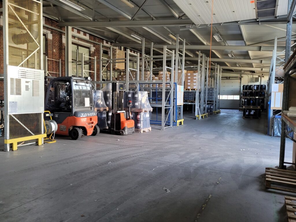 Na wynajem kompleks budynków produkcyjno-magazynowo-biurowych 5500 mkw., Bielsko-Biała, Bielsko-Biała, na wynajem