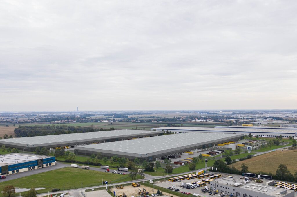 Na wynajem magazyn z biurem, Pietrzykowice, 8000 mkw lub 15 800 mkw, Kąty Wrocławskie, na wynajem