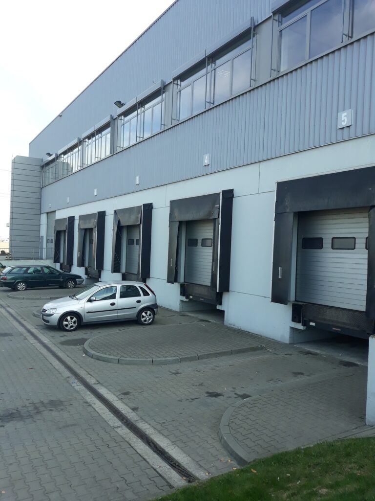 Hala do wynajęcia przy autostradzie A2, na południe od centrum Poznania, 7 000 mkw, Komorniki, na wynajem